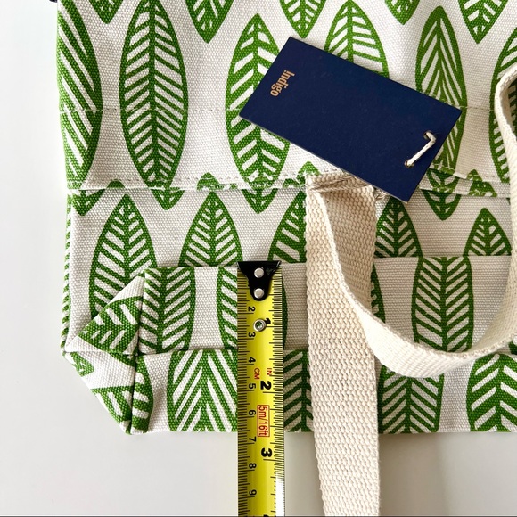 NWT Canvas Tote Bag in Leaf Print - Picture 6 of 9